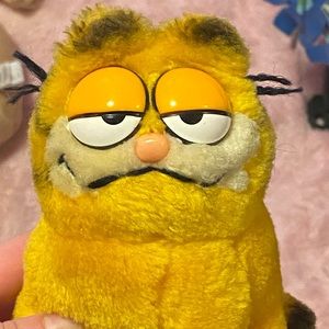 Vintage 1981 garfield plush